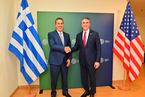 Συνάντηση Παπασταύρου με Μπέργκαμ