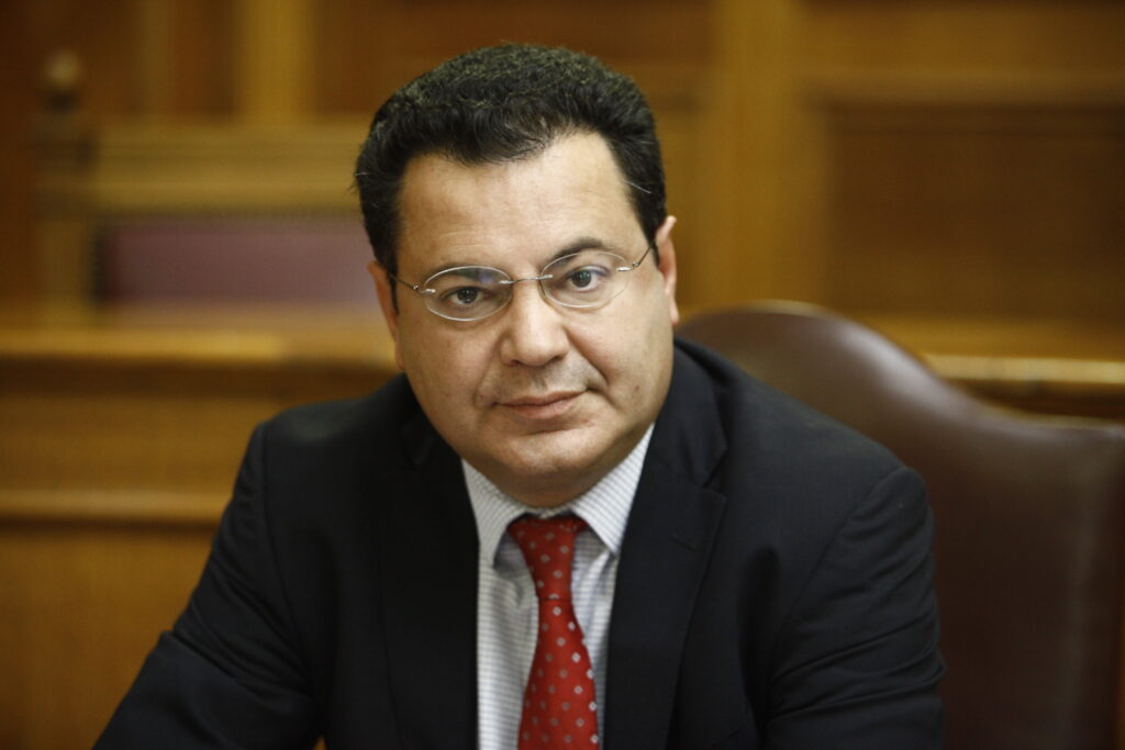 Χιόνης