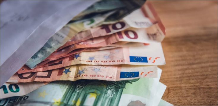 ΟΠΕΚΑ: Ποιο επίδομα και πότε θα αυξηθεί – Πώς θα διαμορφωθεί το ποσό