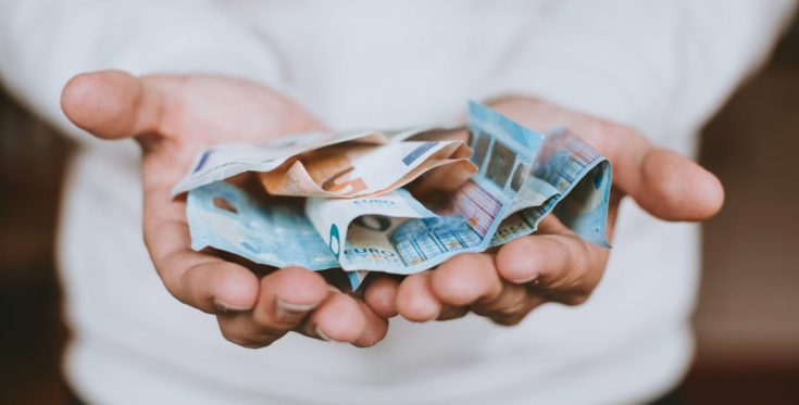 e-ΕΦΚΑ και ΔΥΠΑ: Ποιοι πάνε σήμερα στα ΑΤΜ