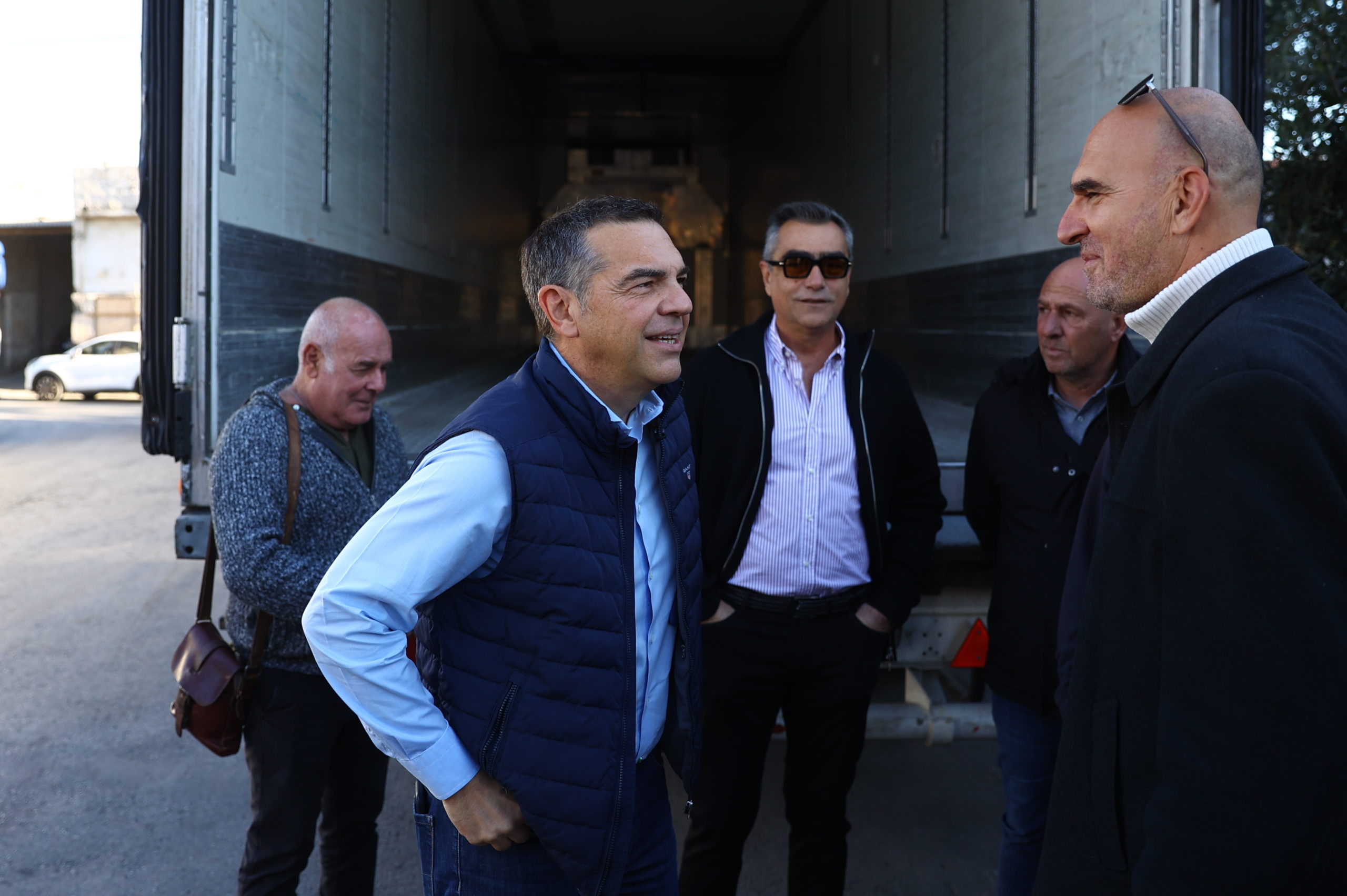 Συνάντηση Τσίπρα με εκπροσώπους μεταφορικών επιχειρήσεων στον Βοτανικό – Τι συζητήθηκε