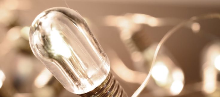 Ρεύμα: Σε ποιες χώρες της Ε.Ε. η χονδρική τιμή είναι πάνω 300 ευρώ – Η εικόνα για την Ελλάδα και ο ρόλος του brent και του φυσικού αερίου